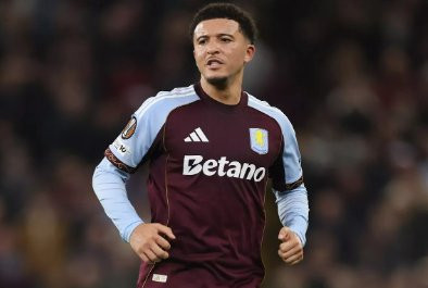 本赛季桑乔被曼联租借给阿斯顿维拉，这位25岁的英格兰边锋与曼联的合同明夏到期，双