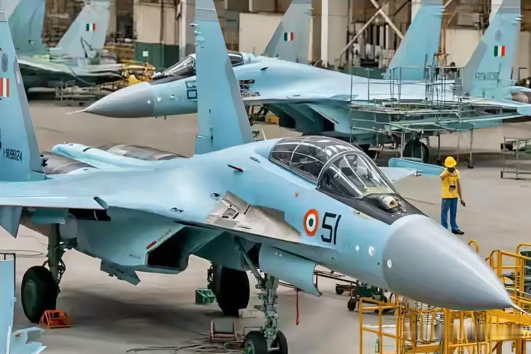 阿塞拜疆刚花42亿美元从巴基斯坦拎走40架“枭龙”Block3，这战机带相控阵雷