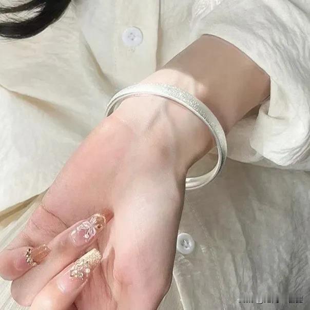 男人抱怨妻子为什么要背叛他？夫妻之间感情不好，双方都是有责任的，既然妻子不想