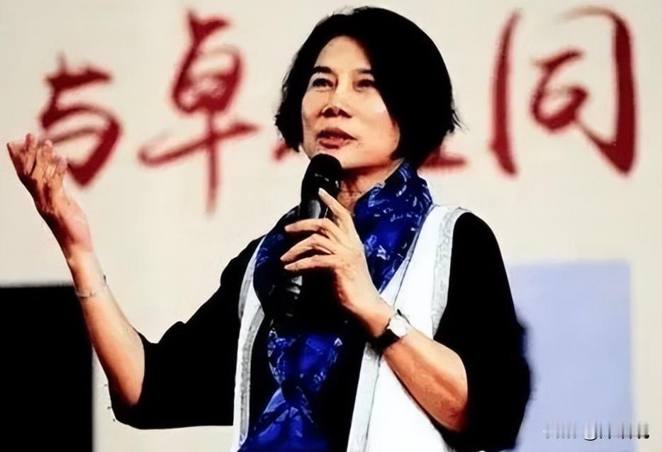 2005年，广东珠海要将格力以9亿美元的价格卖给外资企业，51岁的董明珠据理力