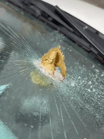 看样子，大概也许是没有开过光……既没有保的一路平安，也没有报的玻璃的