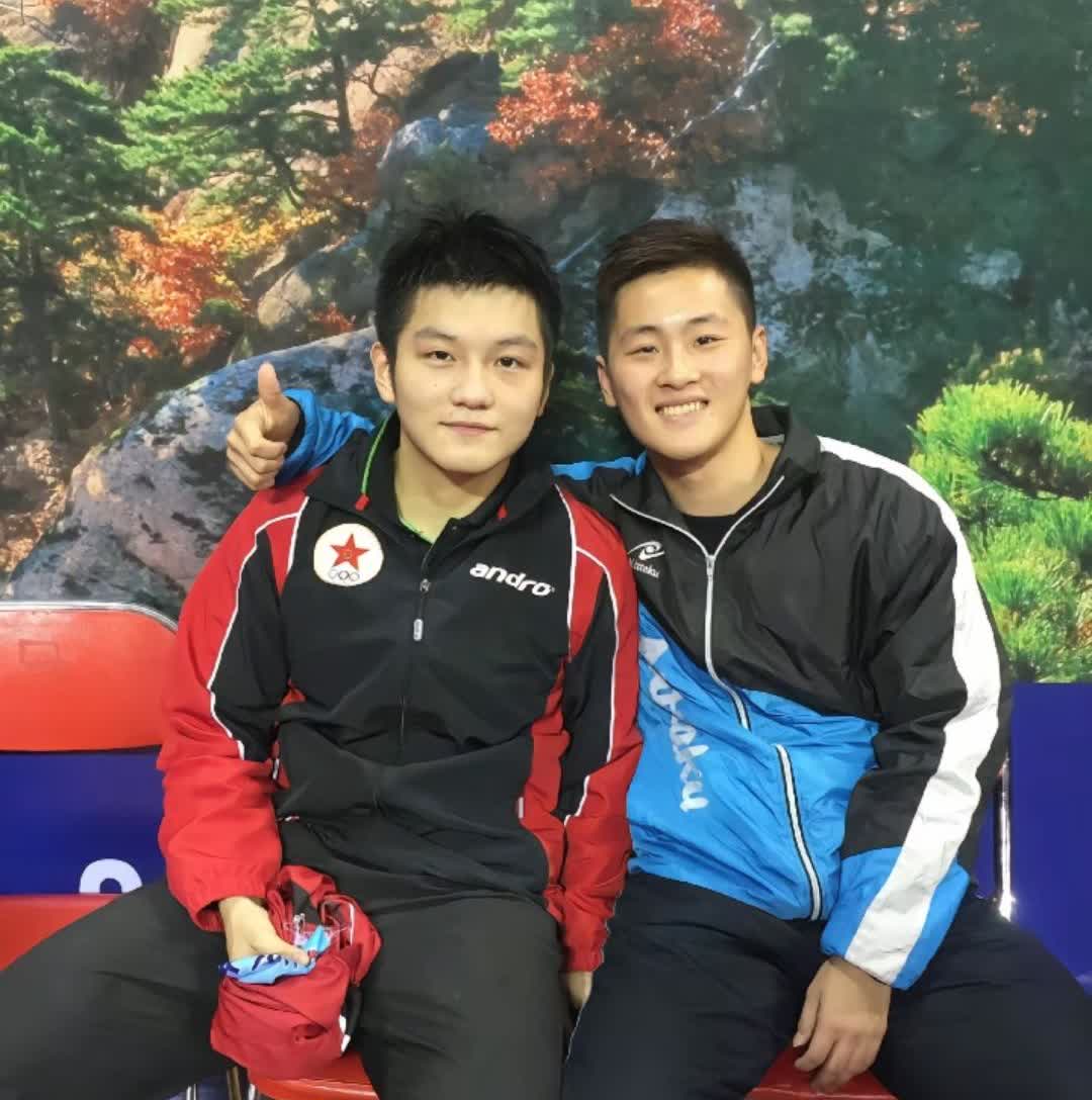 知道陈俊崧的师叔是谁吗陈俊崧周启豪男双半决赛获胜。接受采访时陈俊