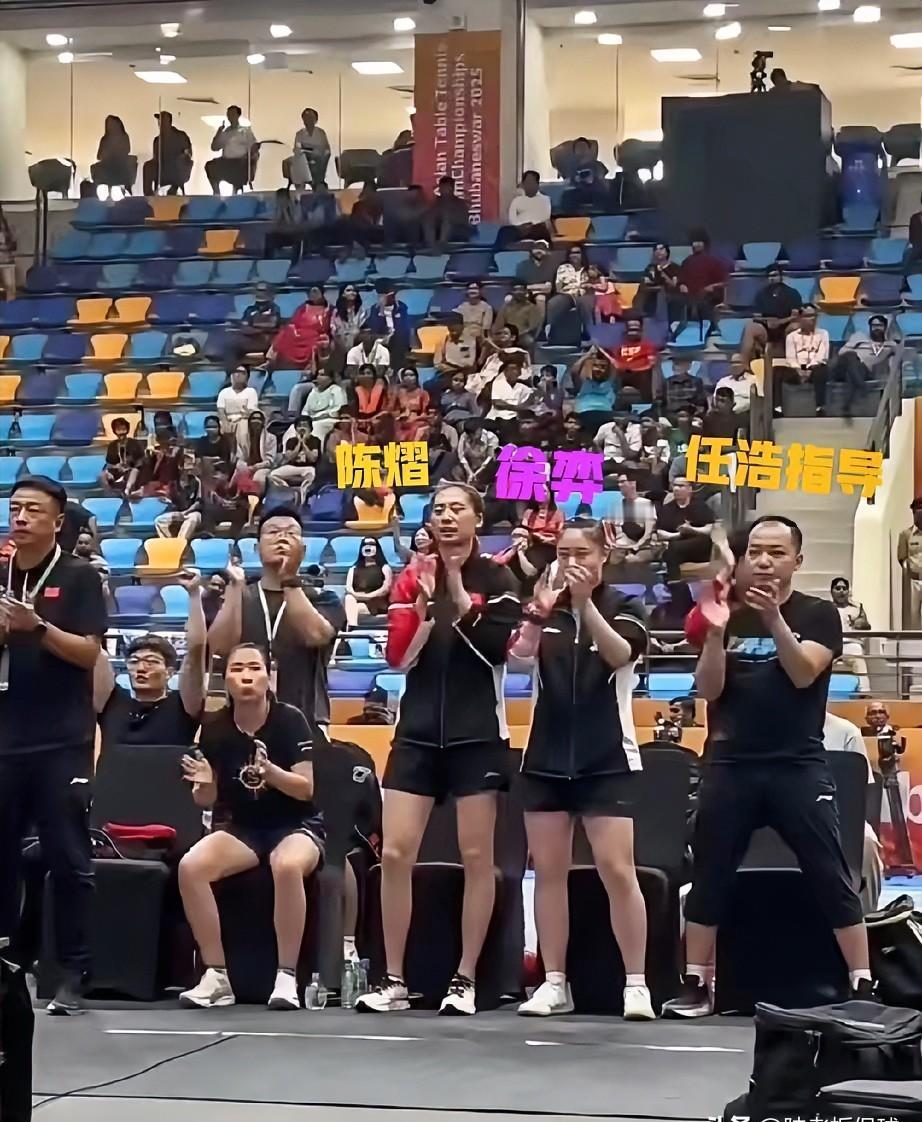 王曼昱回来了。三场比赛，没丢几局。对面是削球、快攻、颗粒，她全接住了。不是