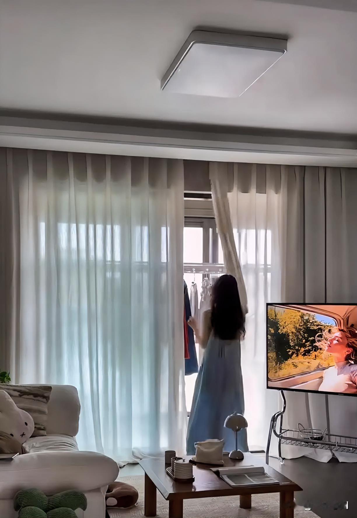 看到一段让人意乱情迷的文案：“我们上过很多次床，一起意乱情迷的大汗淋漓…我试图揣