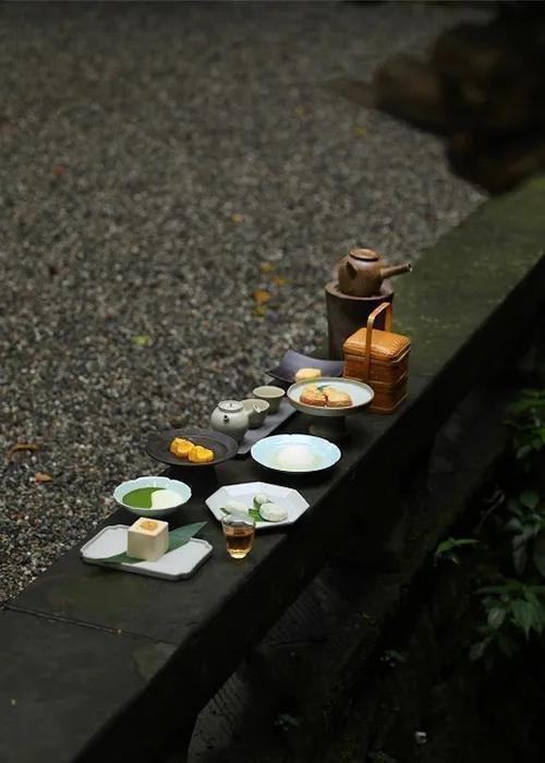王志文在《天道》里的一段台词很有道理：“人要学会藏两样东西，一是心事，二是本事。