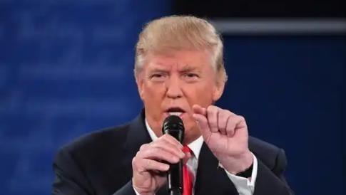 有人当面问特朗普：“世界上还有谁能管得了你？”他没有躲闪，直接接过了话。 他