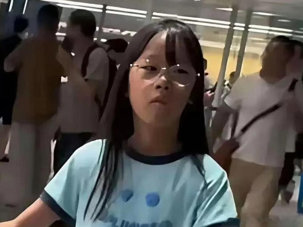 伊能静和秦昊的女儿小米粒这是一点没遗传妈妈的好基因，妥妥的小秦昊