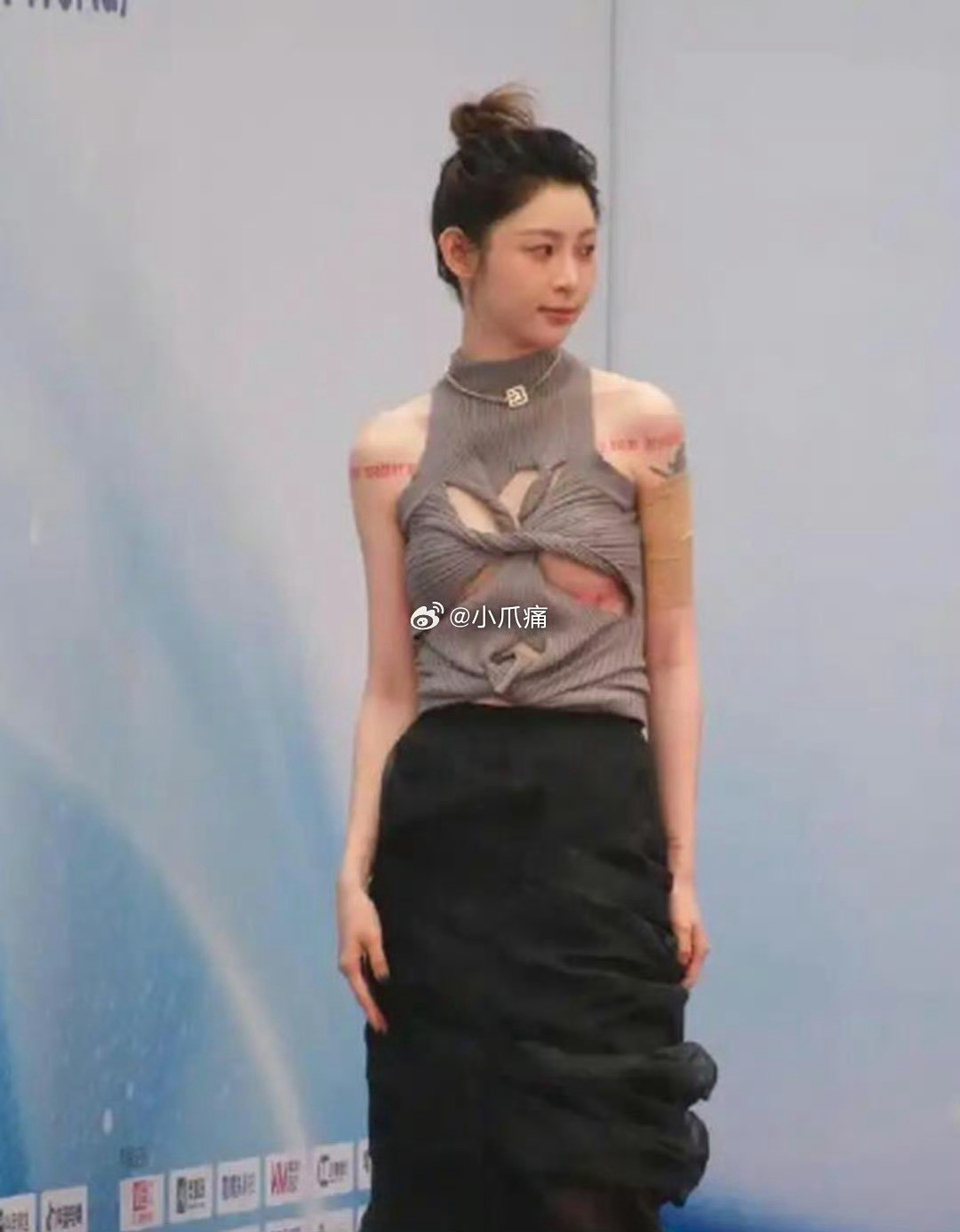 这是痞幼最大胆的衣服设计了吧。