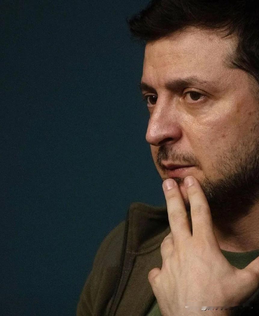 泽连斯基根本没有领导才能，是被美国拜登忽悠了，一步一步被套紧，目前已经无法挣脱。