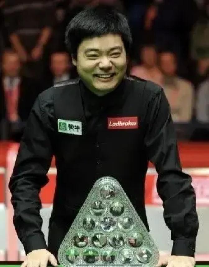 丁俊晖挑着打，七站比赛直接跳过，连家门口的英格兰公开赛都不去。省体力？保积分