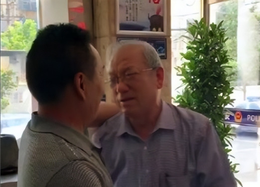 泪目！1988年，湖北一男子出于义气，借给朋友5万元做生意，之后，二人接近31年