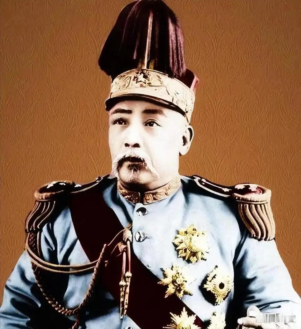 袁世凯的一顿饭，能让记者看傻了眼。只见大总统的午餐桌上，就一条鲫鱼、一碗粥、一