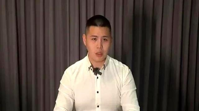 今天下午，遭到大陆侦办的台网红陈柏源发声了，他在个人社交媒体发文叫嚣：“今天早上