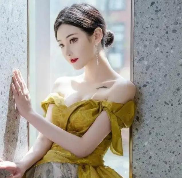 有句话说：“女人一定要明白，除了你老公，其他任何男人主动接近你，找你聊天也好，请