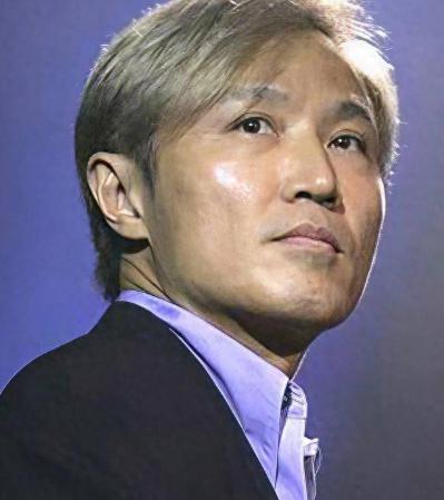 直到现在还在宣扬港毒的人，他是怎么溜进我们演艺市场的？有网友在社交媒体上发文称，