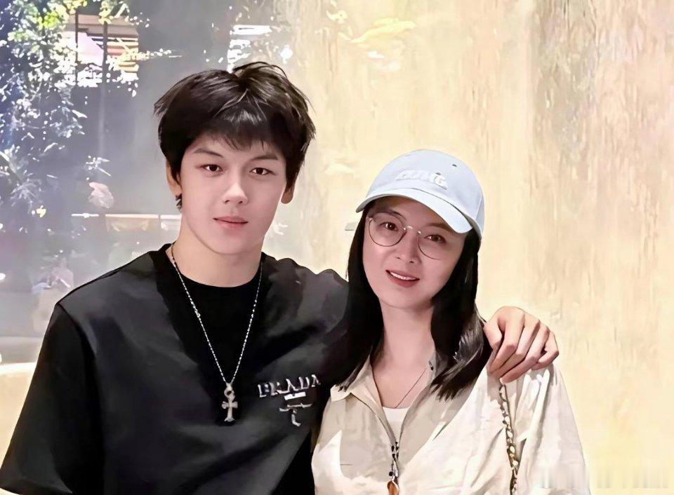 王艳这运气，真不知道算好还是差。老公王志才，欠了11个亿，2019年人就消失了，
