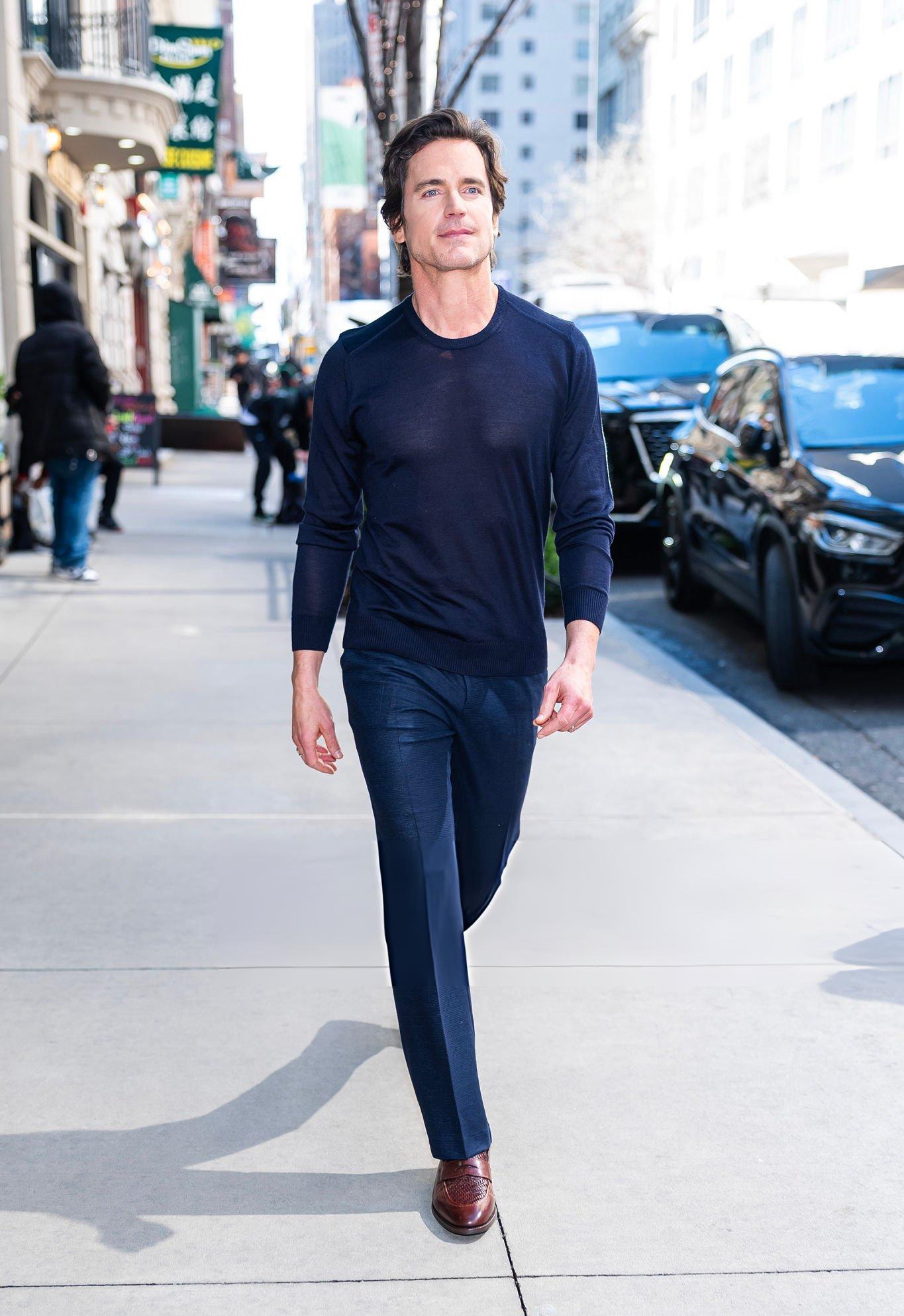 OMG孔雀的胸肌就这么若隐若现地挂在外面！当地时间2026年4月6日，Matt