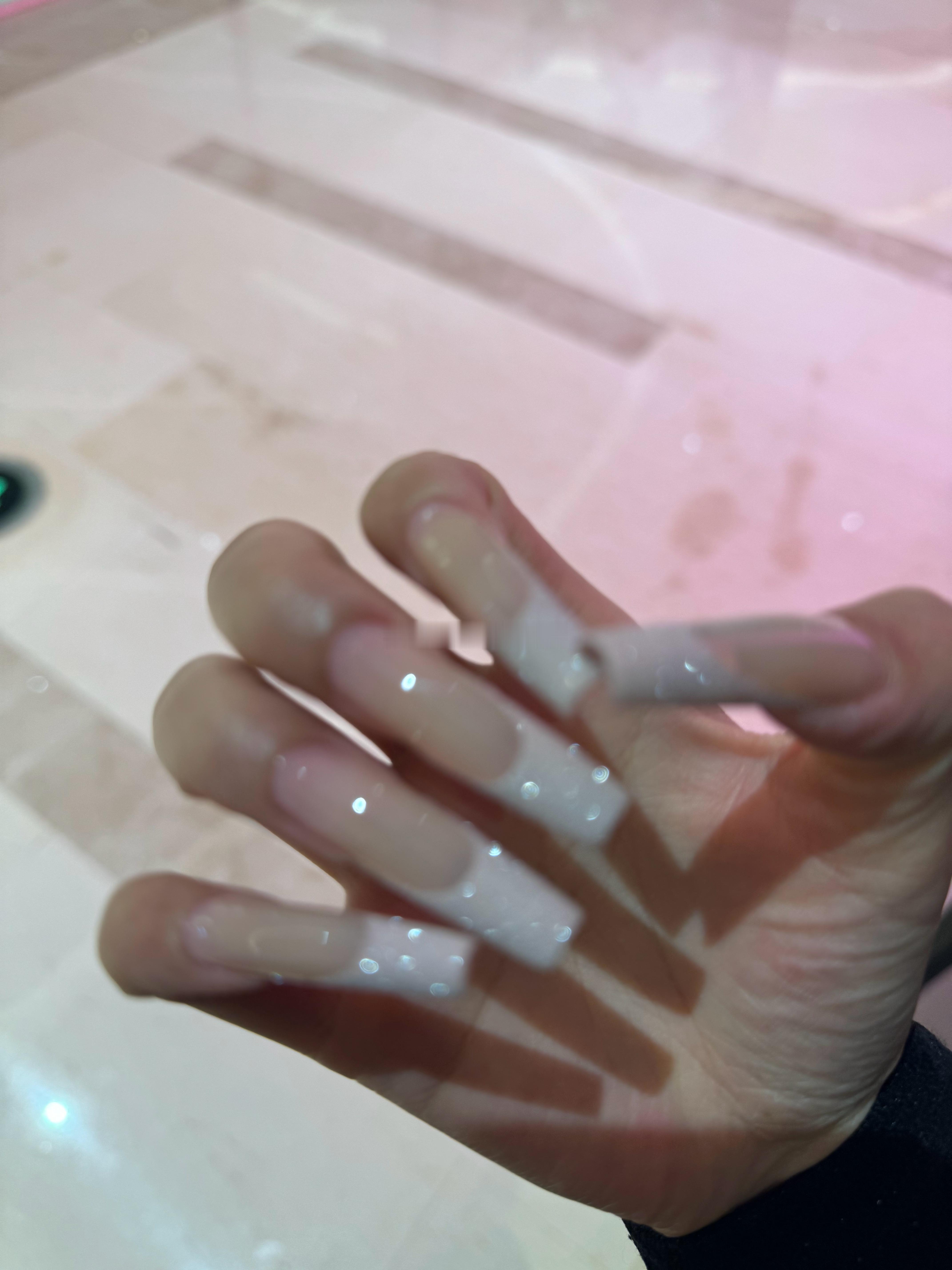 好消息，做了个好看的美甲坏消息，挂衣服挂丝袜挂头发，