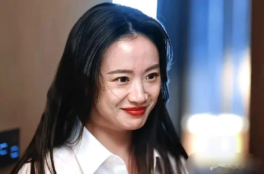 颜值不够真别硬演小三！李梦在《蜜语纪》里演得太违和了，满脸疲态、法令纹又深又重，