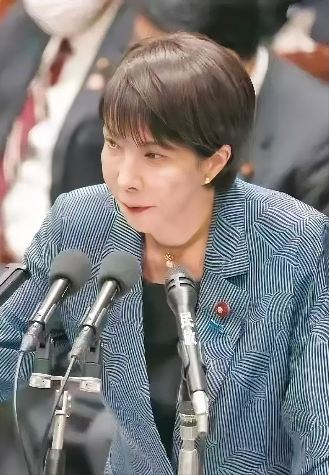 5月17日，新华社与财联社发布消息，日本一项最新民调让人大跌眼镜——七成民众公开