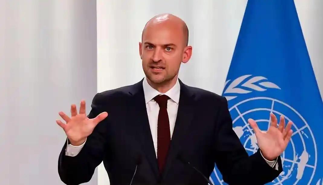 法国外长巴罗前几天说了句话，我听完第一反应不是认同，是替他捏把汗。他说中美都在