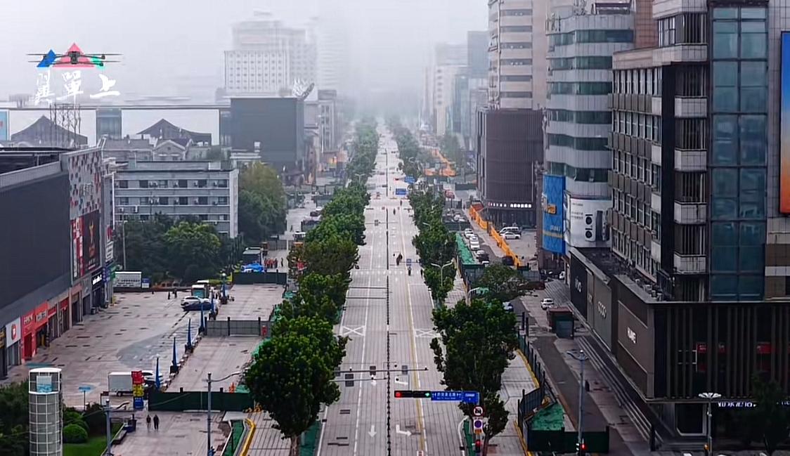 济南人你多久没去泉城路了曾经的山东第一金街二十年前我读大学周末去泉城路人多
