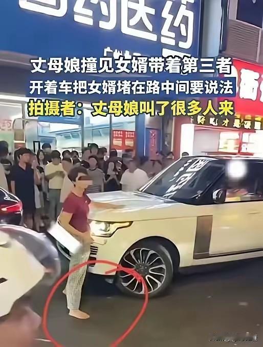 七夕开着岳父家买的路虎去约会！”2026年8月19日，广州白云区永平街，七夕节深