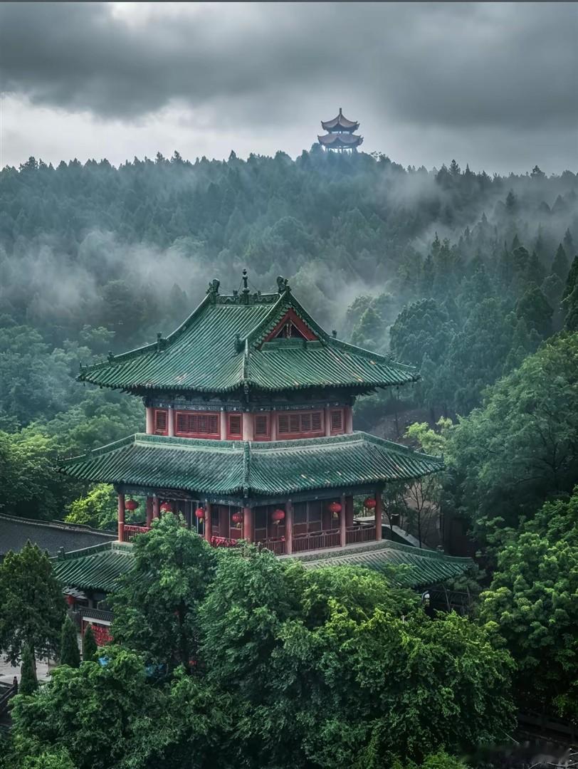 河南焦作博爱县太行山南麓的月山寺，曾被乾隆皇帝三次到访，这里藏着明清古刹的清幽禅