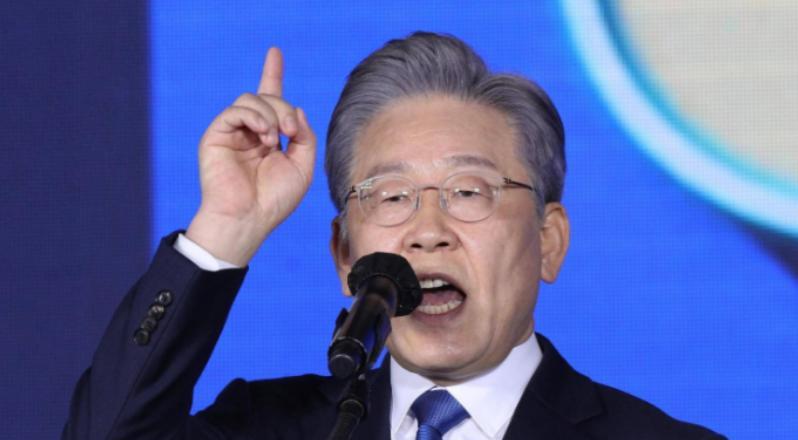 .美国要对中国出手？10月7日媒体爆料，面对美军高调宣传的“中国威胁论”，李