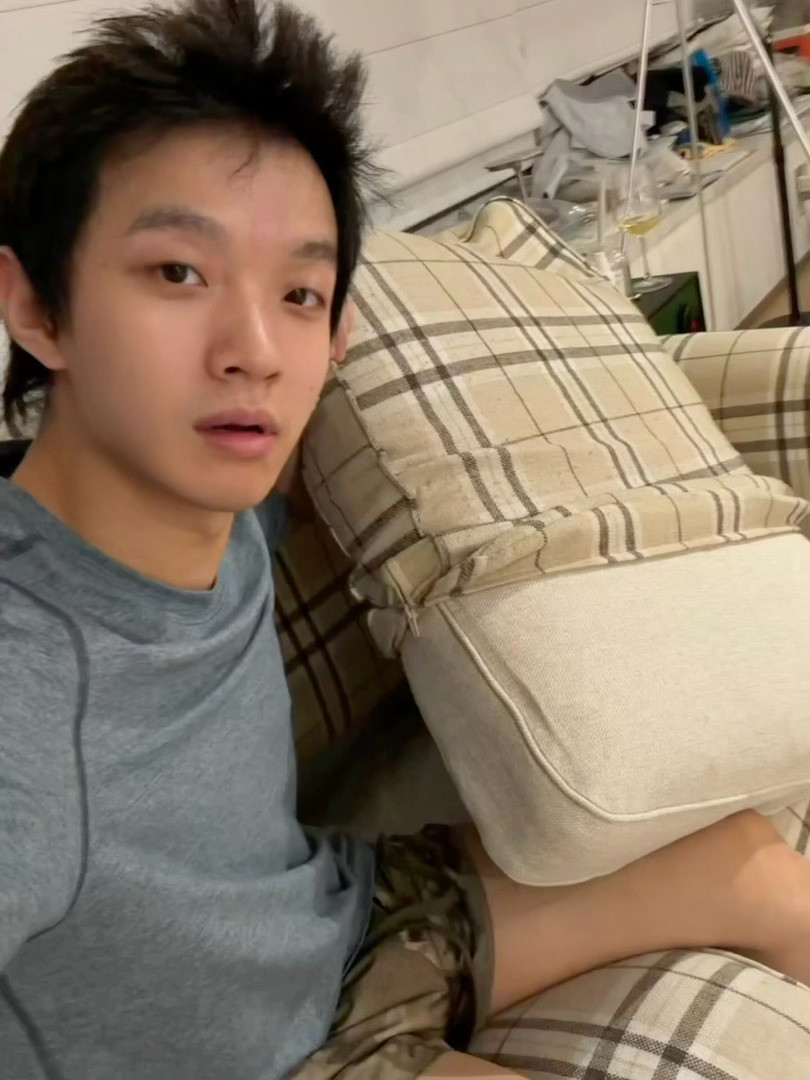 服了去年阿姨给我换的沙发套换下来的沙发套我还在找在哪儿结果在沙发里？