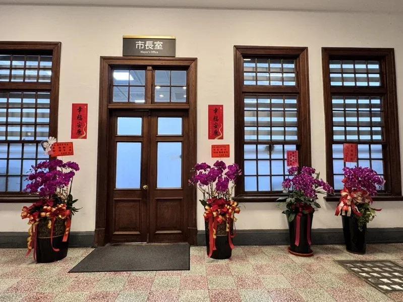 看吧！说的没错吧，民众党内部只要还有柯文哲在，高虹安一旦解决掉自身官司麻烦，她指