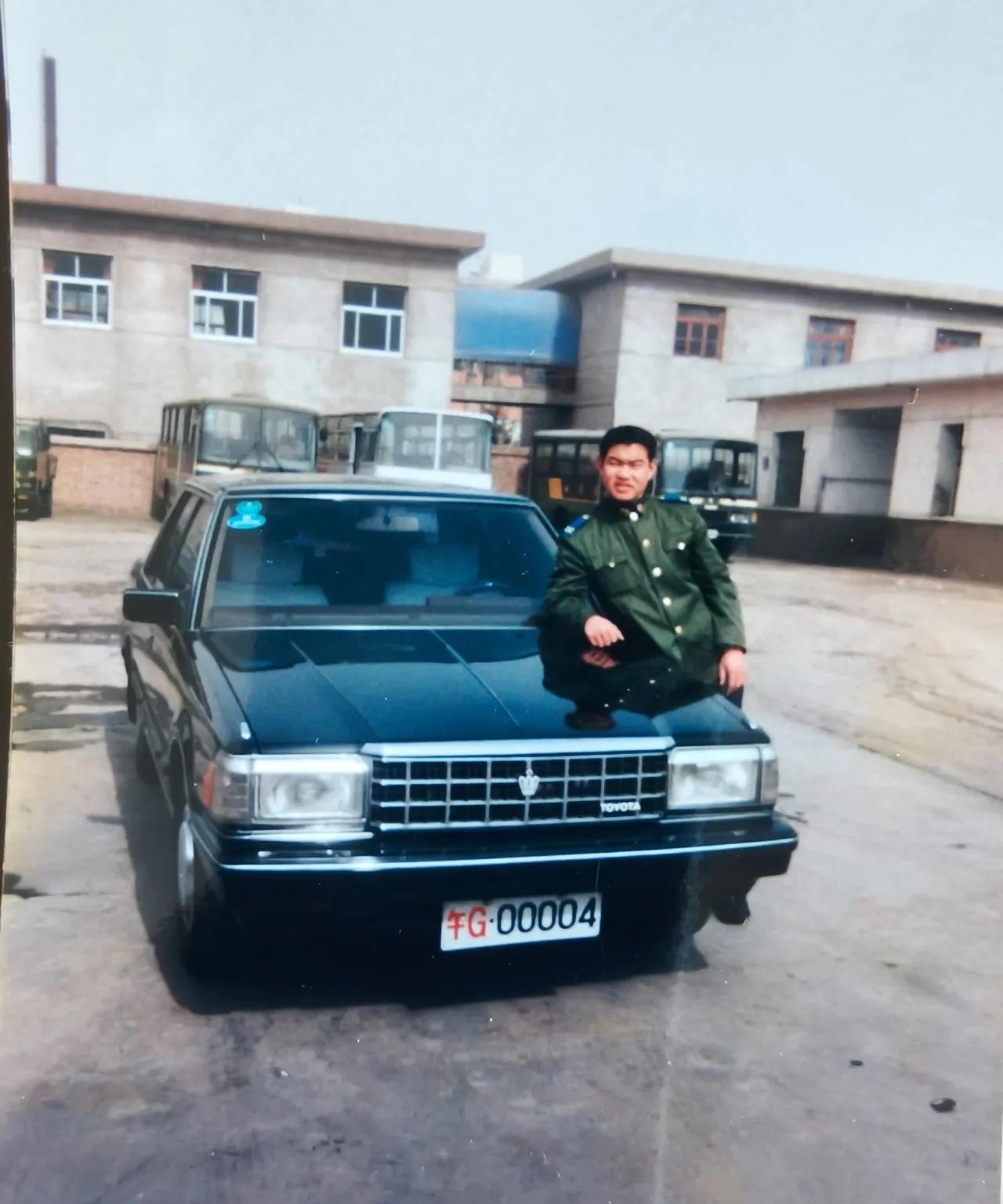 这是哪个时候的军服，非常有气质