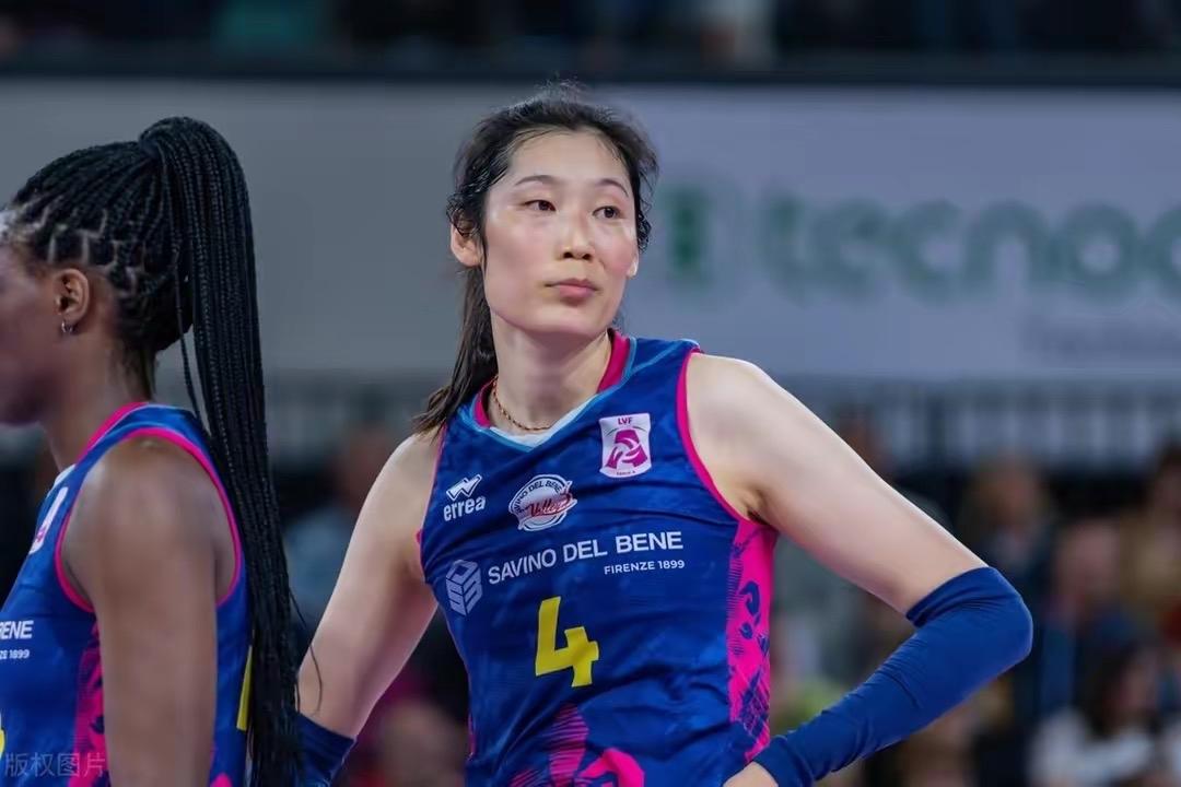 朱婷带队再胜宿敌晋级决赛,却惨遭球队除名,<em>斯坎迪奇</em>太小气了