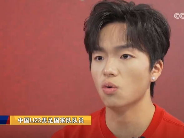 李镇全: 日本球员踢这种质量的比赛每年3、40场, 我们就几场