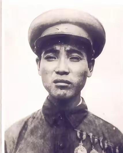高品阳（1927—），辽宁康平人，全国战斗英雄、孤胆英雄。1945年参军，19