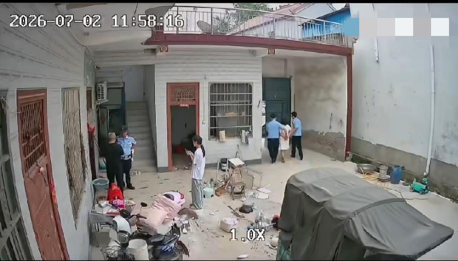 女子网上发帖吐槽：小姑子上门把家给砸了！这就是我公公婆婆娇生惯养的好女儿，打爹骂