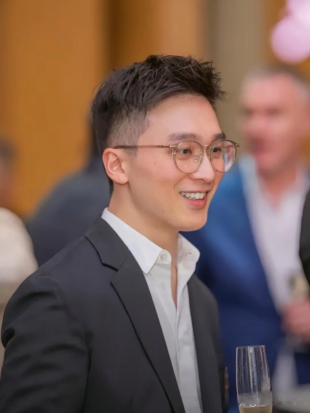 刘嘉玲的侄子也太帅了吧。​​​