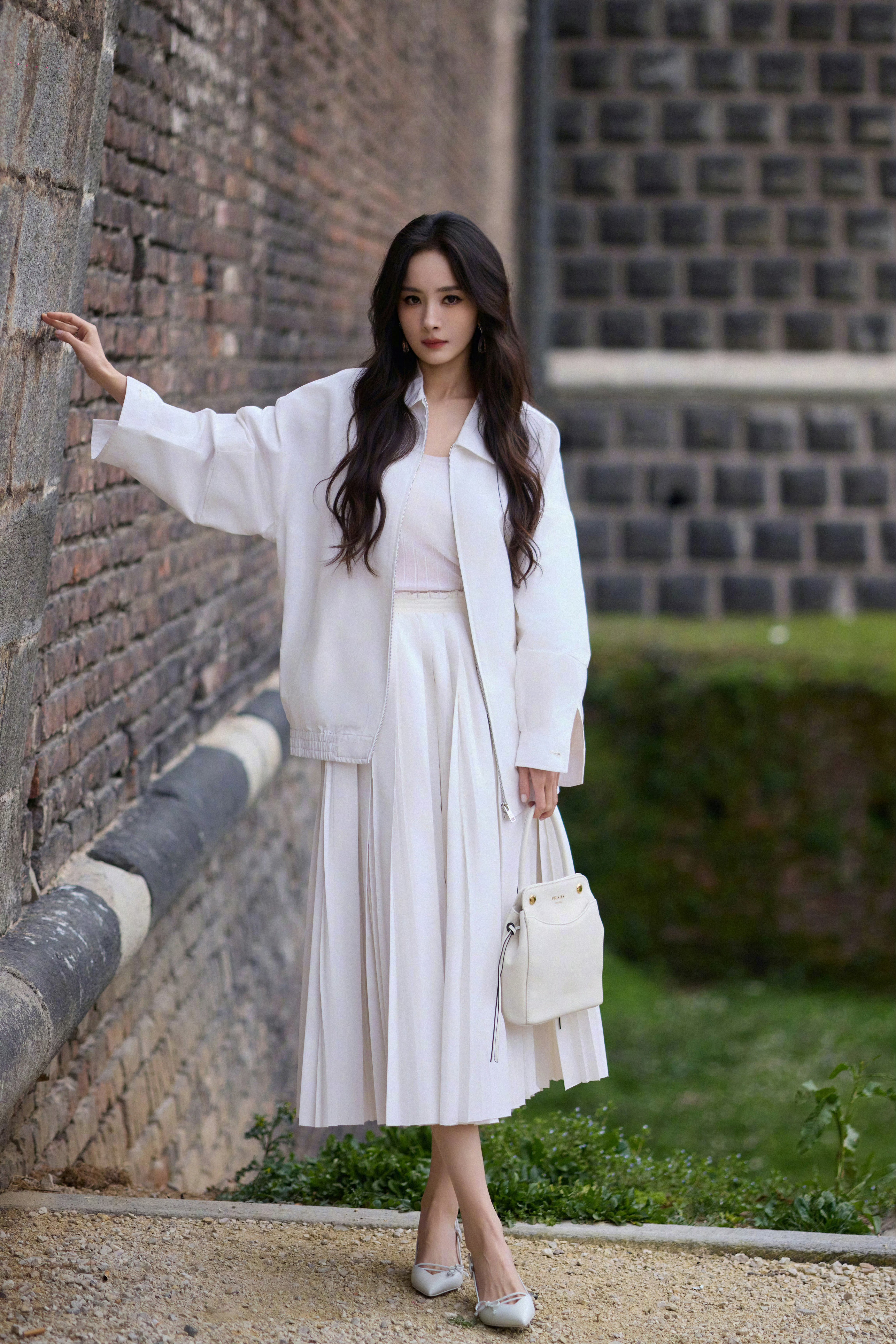 杨幂怼脸镜头好美Prada认领杨幂