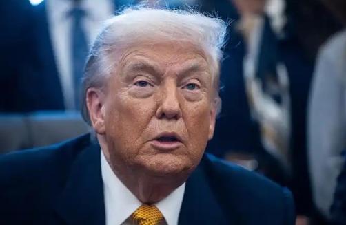 特朗普的结局基本已经写好了。只要民主党在中期选举赢了，哪怕只是险胜，没了总统光