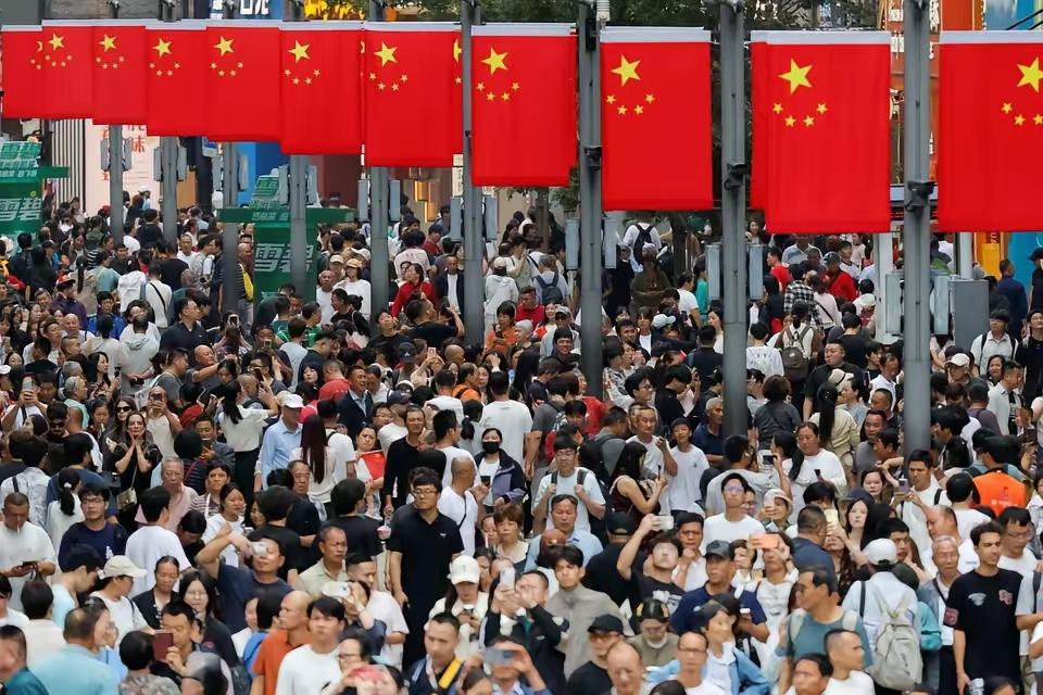 外资巨头们终于发现了一个全球独一份的“新玩法”：在中国借钱，去全球花。​瑞银
