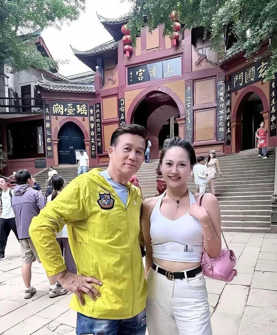 六十多岁的人了