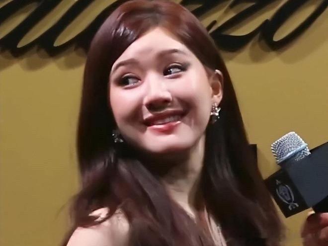 恋丑癖我不吃猪头肉[大笑][大笑]​​​