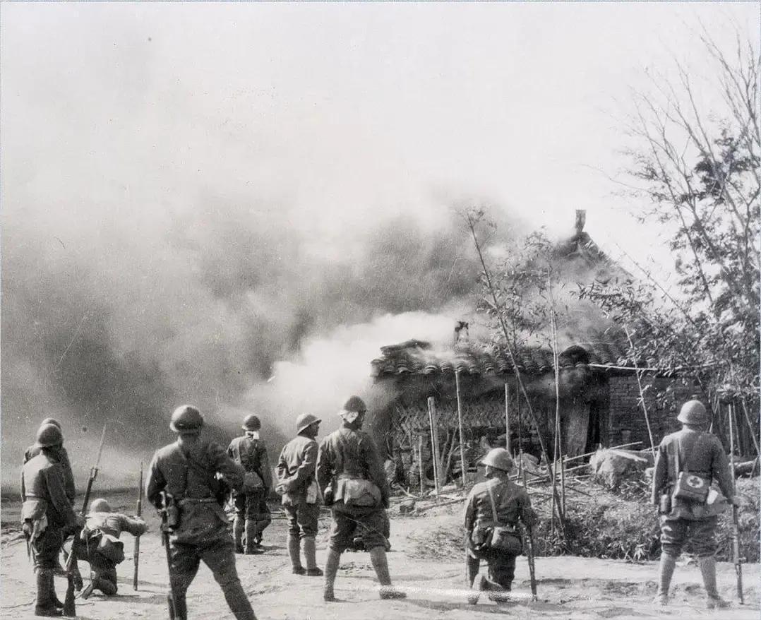 1940年，傅作义被日军打到只剩7000残兵，蒋介石都放弃了，他却反手偷袭五原，