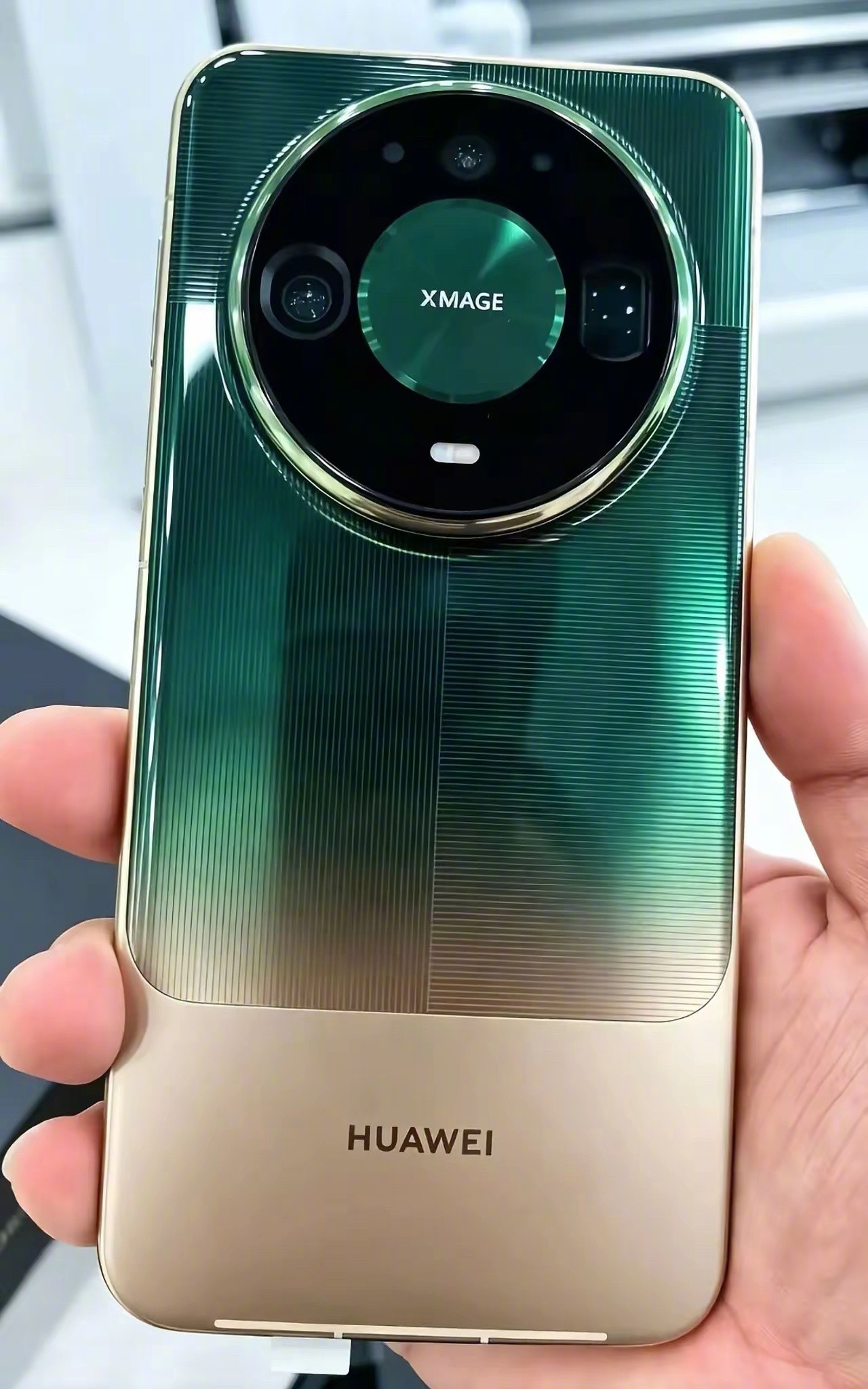 mate90系列真机爆料，这个外观好看吗，看起来挺高档的​​​