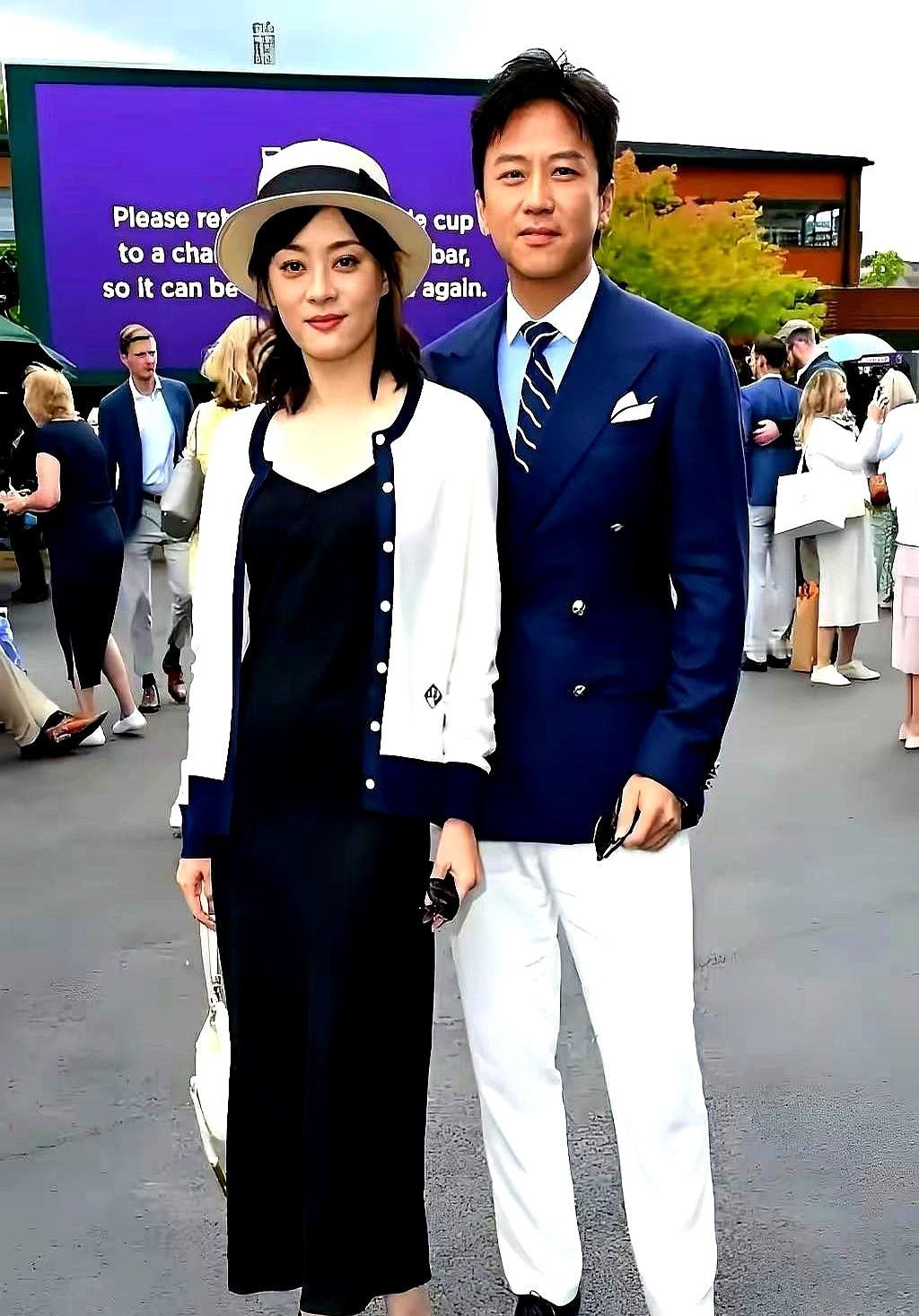 邓超一个忘关麦，商业代言询价直接涨了40%。2023年第36届金鸡奖颁奖典礼