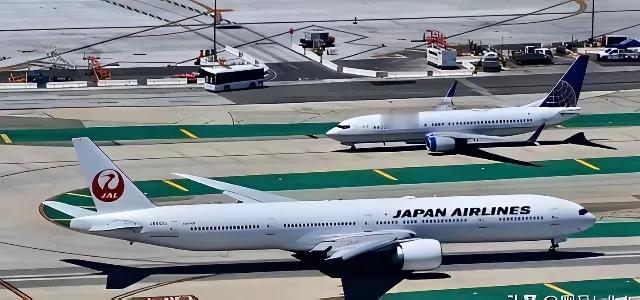 太解气！一边往死里骂中国，一边天天蹭中国领空省成本，日本航空彻底慌了，2026年