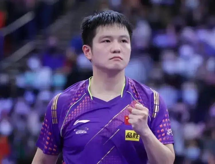 中国乒乓球队邓亚萍回应了樊振东的奥运参赛可能性相关问题，表示最终安排由樊振东本