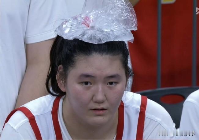 中国女篮101-55大胜波黑女篮，中国女球员表现点评！一、表现出色（3人）