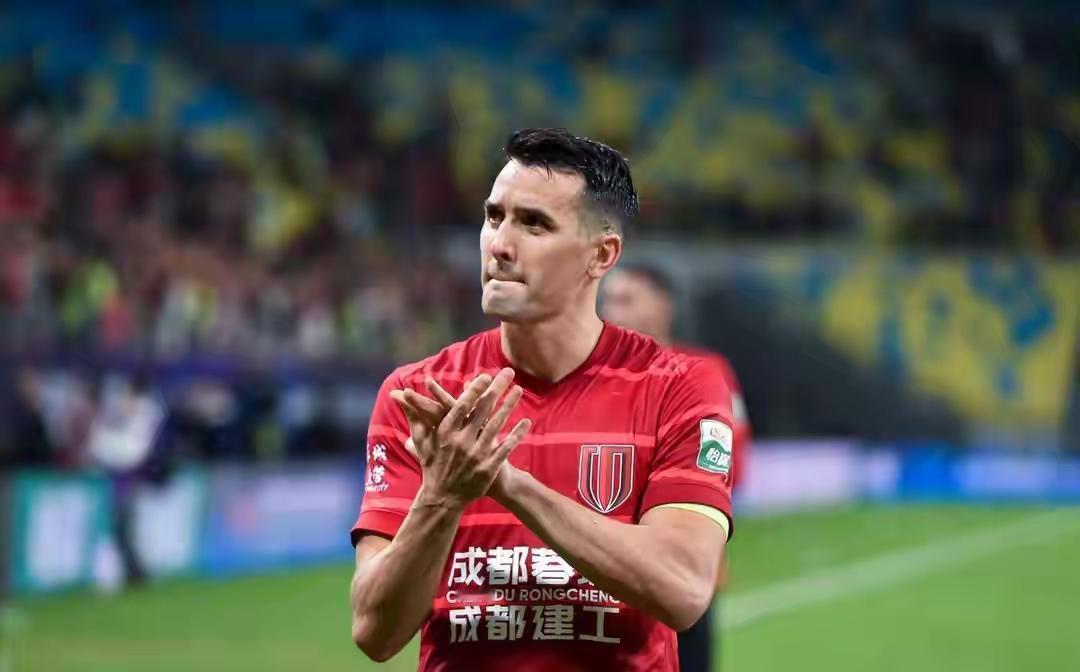 中超联新规，所有中超球员中，周定洋的影响最大，直接让周定洋留在成都的概率大增！