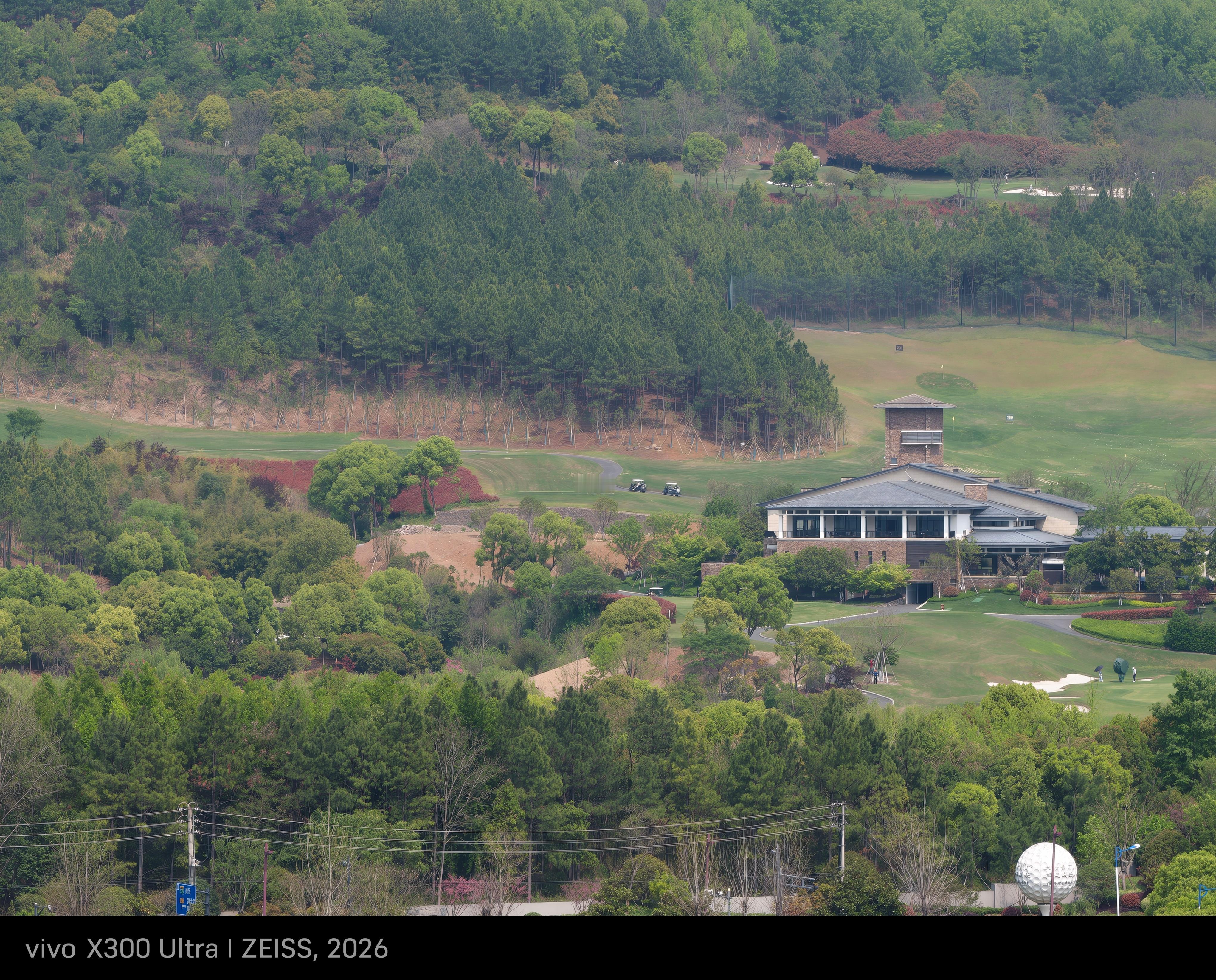 大家感受一下vivoX300Ultra的长焦和400X增距镜。这以后还有